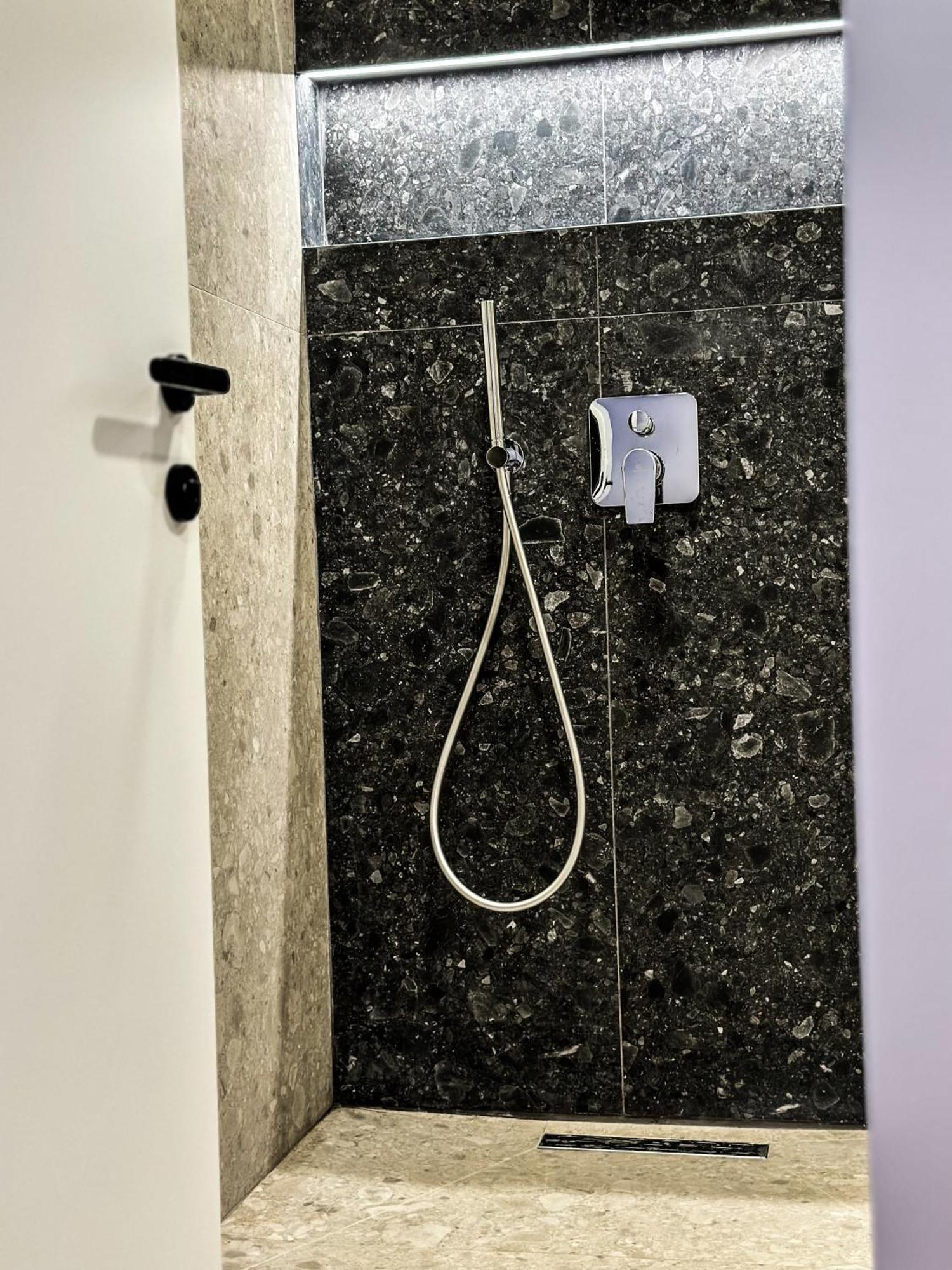 Alexander Rooms & Apartments Durres Ngoại thất bức ảnh