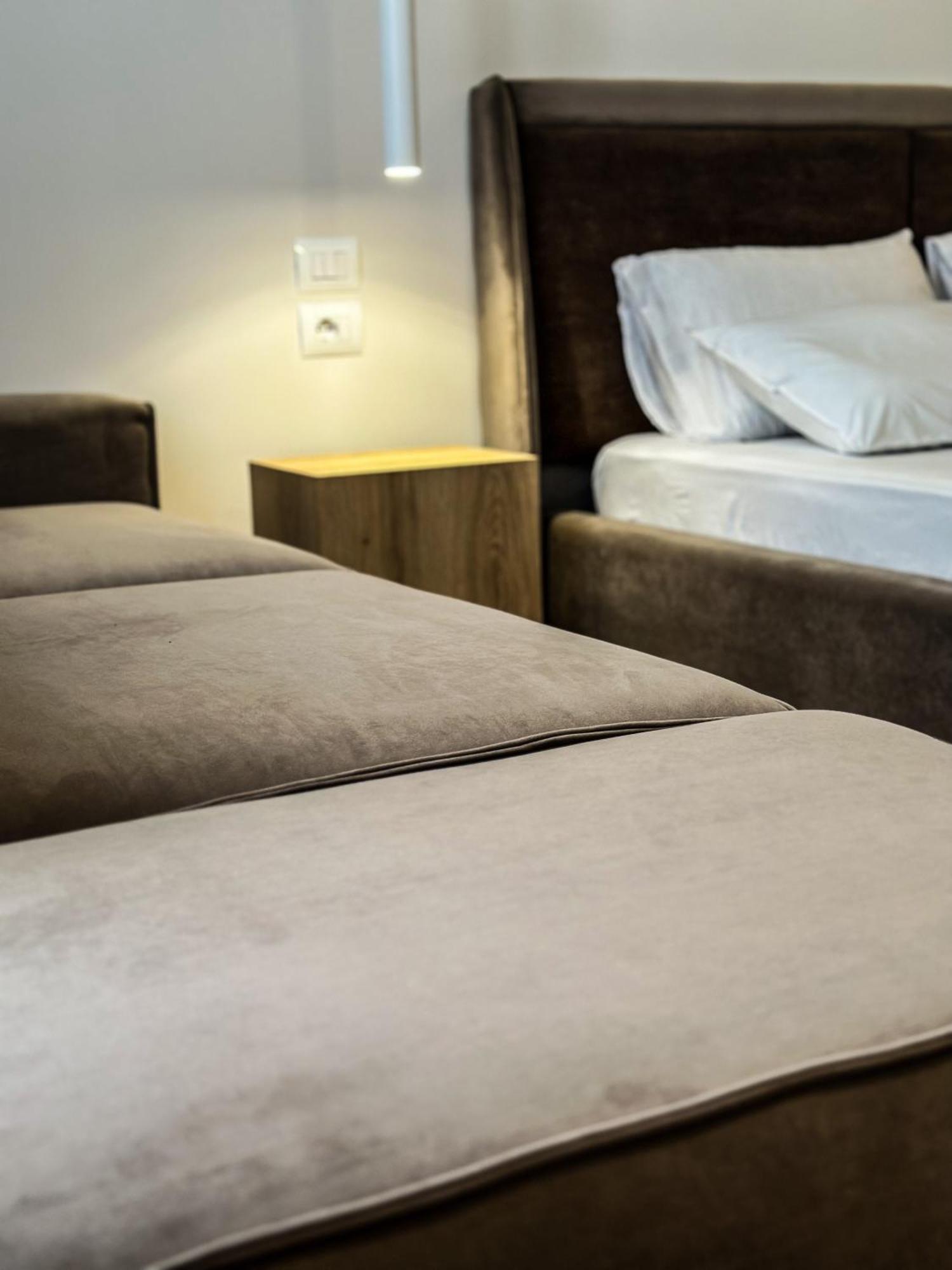 Alexander Rooms & Apartments Durres Ngoại thất bức ảnh